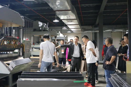 商会动态 墙纸地毯 弹性地板专委会周年联谊暨走进河源耐宝建材参观交流成功举办